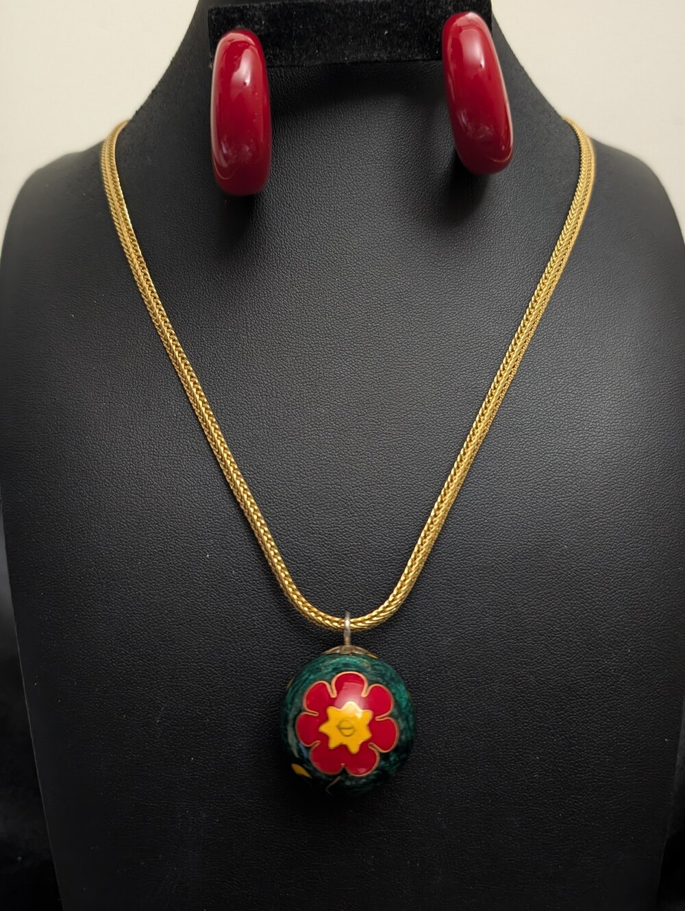 #96. Vintage 70s Cloisonne Round Ball Pendant With Lucite Earrings